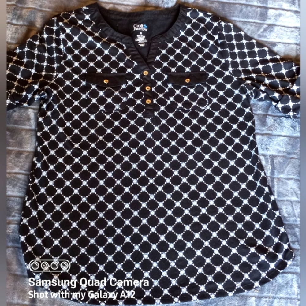 Croft & Barrow Pull Over Black  and White Top